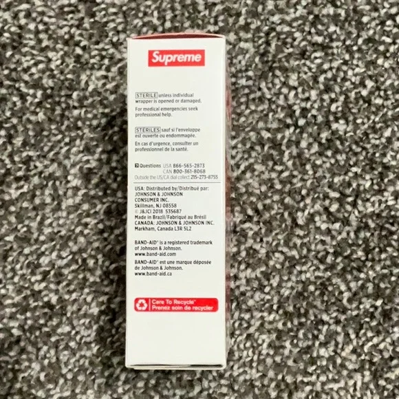 Supreme Band Aid Adhesive Bandages Box of 20 SS19 (Spring Summer 2019) - Picture 2 of 6